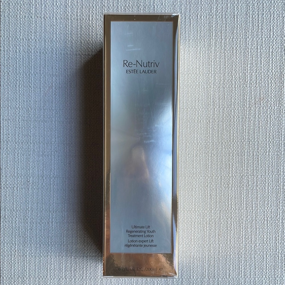 Estee Lauder Re-Nutriv ultimate lift regenerating youth Treatment Lotion - Picture 4 of 14